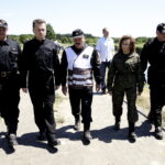 16.06.2016. Minister Mariusz Błaszczak odwiedził Borków. Przyglądał się ćwiczeniom strażackim / Jarosław Kubalski / Radio Kielce