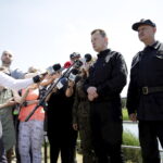 16.06.2016. Minister Mariusz Błaszczak odwiedził Borków. Przyglądał się ćwiczeniom strażackim / Jarosław Kubalski / Radio Kielce