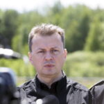 16.06.2016. Minister Mariusz Błaszczak odwiedził Borków. Przyglądał się ćwiczeniom strażackim / Jarosław Kubalski / Radio Kielce