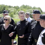 16.06.2016. Minister Mariusz Błaszczak odwiedził Borków. Przyglądał się ćwiczeniom strażackim / Jarosław Kubalski / Radio Kielce