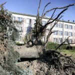 17.06.2016 Kielce. Przeszła nawałnica. Powalone drzewa przy ulicy Warszawskiej. / Jarosław Kubalski / Radio Kielce