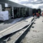 17.06.2016 Droga S74. Przewrócił się TIR po tym jak pękła mu opona. / Jarosław Kubalski / Radio Kielce