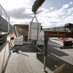 17.06.2016 Droga S74. Przewrócił się TIR po tym jak pękła mu opona. / Jarosław Kubalski / Radio Kielce