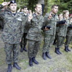 18.06.2016. Wykus. Uroczystości upamiętniające dowódców Zgrupowań Partyzanckich Armii Krajowej, "Ponurego” i "Nurta” / Jarosław Kubalski / Radio Kielce