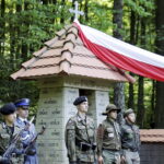 18.06.2016. Wykus. Uroczystości upamiętniające dowódców Zgrupowań Partyzanckich Armii Krajowej, "Ponurego” i "Nurta” / Jarosław Kubalski / Radio Kielce