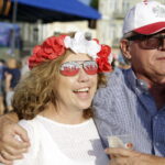 21.06.2016 Kielce. Kibice na Rynku podczas meczu Euro 2016 Polska - Ukraina. / Jarosław Kubalski / Radio Kielce