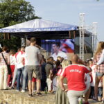 21.06.2016 Kielce. Kibice na Rynku podczas meczu Euro 2016 Polska - Ukraina. / Jarosław Kubalski / Radio Kielce