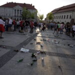 21.06.2016 Kielce. Kibice na Rynku podczas meczu Euro 2016 Polska - Ukraina. / Jarosław Kubalski / Radio Kielce