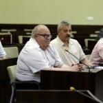 23.06.2016 Kielce. Spotkanie senegalskiego inwestora zainteresowanego zakupem spółki Korona Kielce z radnymi. / Jarosław Kubalski / Radio Kielce