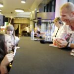 27.06.2016 Kielce. Agnieszka Gola Rakowska i Karol Bielecki podczas promocji książki "110 %". / Jarosław Kubalski / Radio Kielce