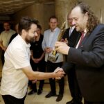 27.06.2016 Kielce. Tomasz Tamborski oraz Sławomir Mazur otrzymali od rady Programowej TVP statuetki za twórcza pracę. / Jarosław Kubalski / Radio Kielce