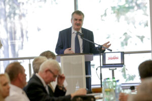 29.06.2016 Cedzyna. XIX Walne Zebranie Delegatów Regionu Świętokrzyskiego NSZZ "Solidarność". Prezydent Kielc Wojciech Lubawski. / Jarosław Kubalski / Radio Kielce