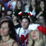 30.06.2016 Kielce. Kibice na Rynku oglądają mecz Euro 2016 Polska - Portugalia. / Jarosław Kubalski / Radio Kielce