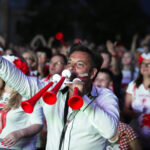 30.06.2016 Kielce. Kibice na Rynku oglądają mecz Euro 2016 Polska - Portugalia. / Jarosław Kubalski / Radio Kielce
