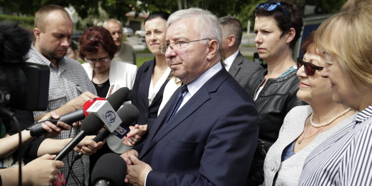 14.06.2016 Starachowice. Podsumowanie dotychczasowej realizacji programu Rodzina 500+ w naszym regionie. Poseł PiS - Krzysztof Lipiec / Jarosław Kubalski / Radio Kielce