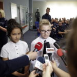 16.06.2016. Minister Spraw Wewnętrznych i Administracji Mariusz Błaszczak wręczył w Kielcach dwa medale "Młody bohater" / Jarosław Kubalski / Radio Kielce