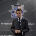 16.06.2016. Minister Spraw Wewnętrznych i Administracji Mariusz Błaszczak wręczył w Kielcach dwa medale "Młody bohater" / Jarosław Kubalski / Radio Kielce