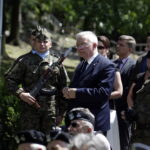 18.06.2016. Odsłonięcie "Ławeczki Halnego" w Starachowicach / Jarosław Kubalski / Radio Kielce