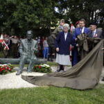 18.06.2016. Odsłonięcie "Ławeczki Halnego" w Starachowicach / Jarosław Kubalski / Radio Kielce