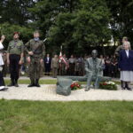 18.06.2016. Odsłonięcie "Ławeczki Halnego" w Starachowicach / Jarosław Kubalski / Radio Kielce