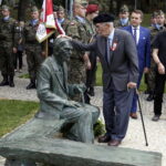 18.06.2016. Odsłonięcie "Ławeczki Halnego" w Starachowicach / Jarosław Kubalski / Radio Kielce