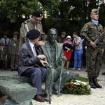 18.06.2016. Odsłonięcie "Ławeczki Halnego" w Starachowicach / Jarosław Kubalski / Radio Kielce