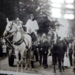 18.06.2016. Otwarcie wystawy w gimnazjum.w Mircu "Ksiądz musi przestać – życie i działalność księdza Romana Kotlarza" / Jarosław Kubalski / Radio Kielce