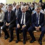 18.06.2016. Mirzec. Wręczenie nagród laureatom konkursu historycznego "Moi Dziadkowie tworzyli historię" / Jarosław Kubalski / Radio Kielce