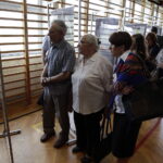 18.06.2016. Otwarcie wystawy w gimnazjum w Mircu "Ksiądz musi przestać – życie i działalność księdza Romana Kotlarza" / Jarosław Kubalski / Radio Kielce