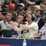 29.05.2016 Kolonia. Marek Cender i Rafał Szymczyk komentują mecz Vive - Veszprem finału Ligii Mistrzów. / Jarosław Kubalski / Radio Kielce