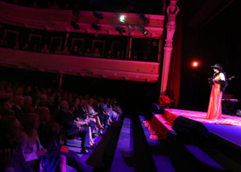21.6.2015 Kielce. Finał plebiscytu "O Dziką Różę" w Teatrze im. S. Żeromskiego. / Wojciech Habdas / Radio Kielce