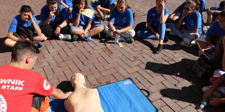 17.9.2015 Kielce. Festyn profilaktyczny w Parku Miejskim / Wojciech Habdas / Radio Kielce