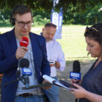 08.06.2016.  Interwencja. Piotrkowice. Zespół Szkół Oświatowych. Stanisław Blinstrub Radio Kielce i Ewelina Baran TVP3 Kielce / Stanisław Blinstrub / Grzegorz Jamka / Radio Kielce