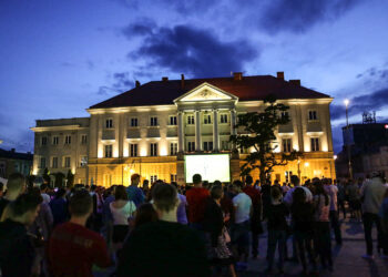 16.6.2016 Kielce. Tak kibicowaliśmy naszej drużynie narodowej na Rynku / Wojciech Habdas / Radio Kielce