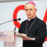 20.6.2016 Kielce. XVII Międzynarodowa Wystawa Budownictwa i Wyposażenia Kościołów, Sztuki Sakralnej i Dewocjonaliów SACROEXPO. Biskup Jan Piotrowski. / Wojciech Habdas / Radio Kielce