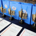 23.6.2016 Kielce. Wojewódzkie zakończenie roku szkolnego w Zespole Szkół Katolickich Diecezji Kieleckiej w Kielcach, ul. św. Stanisława Kostki 17. Wręczono statuetki "Diament Świętokrzyskiej Oświaty". / Wojciech Habdas / Radio Kielce