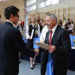 23.6.2016 Kielce. Wojewódzkie zakończenie roku szkolnego w Zespole Szkół Katolickich Diecezji Kieleckiej w Kielcach, ul. św. Stanisława Kostki 17. Wręczono statuetki "Diament Świętokrzyskiej Oświaty". / Wojciech Habdas / Radio Kielce