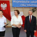 23.6.2016 Kielce. Wojewódzkie zakończenie roku szkolnego w Zespole Szkół Katolickich Diecezji Kieleckiej w Kielcach, ul. św. Stanisława Kostki 17. Wręczono statuetki "Diament Świętokrzyskiej Oświaty". / Wojciech Habdas / Radio Kielce