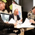 28.6.2016 Kielce. Kielecki Park Technologiczny przygotował projekt pn. Workshop Fashion Design, którego mentorami zostali Marcin Paprocki i Mariusz Brzozowski, projektanci z najbardziej znanego w Polsce modowego duetu. / Wojciech Habdas / Radio Kielce