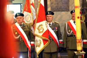 30.6.2016 Kielce. Uroczystości pogrzebowe Kapitana Mariana Pypecia - jednego z ostatnich żołnierzy generała Antoniego Hedy "Szarego". / Wojciech Habdas / Radio Kielce