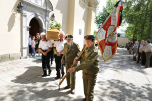 30.6.2016 Kielce. Uroczystości pogrzebowe Kapitana Mariana Pypecia - jednego z ostatnich żołnierzy generała Antoniego Hedy "Szarego". / Wojciech Habdas / Radio Kielce