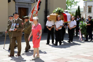 30.6.2016 Kielce. Uroczystości pogrzebowe Kapitana Mariana Pypecia - jednego z ostatnich żołnierzy generała Antoniego Hedy "Szarego". / Wojciech Habdas / Radio Kielce