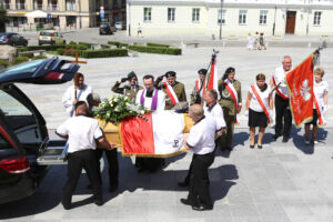 30.6.2016 Kielce. Uroczystości pogrzebowe Kapitana Mariana Pypecia - jednego z ostatnich żołnierzy generała Antoniego Hedy "Szarego". / Wojciech Habdas / Radio Kielce