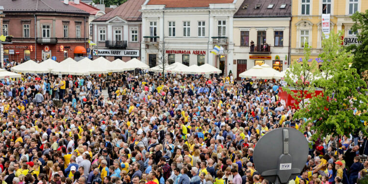 31.5.2016 Kielce. Wielka feta Vive Tauronu na kieleckim Rynku / Wojciech Habdas / Radio Kielce