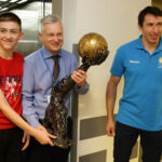 1.6.2016 Kielce. Piłkarze ręczni Vive Tauronu Kielce odwiedzili małych pacjentów szpitala zespolonego / Wojciech Habdas / Radio Kielce