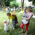 01.06.2016. W Parku Miejskim zamontowane zostały hamaki / Wojciech Habdas / Radio Kielce