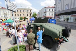 "Usłyszcie nas". Festyn na Placu Artystów (1 czerwca 2016 r.) / Wojciech Habdas / Radio Kielce