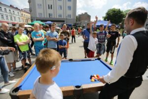 "Usłyszcie nas". Festyn na Placu Artystów (1 czerwca 2016 r.) / Wojciech Habdas / Radio Kielce