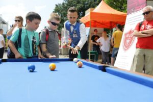 "Usłyszcie nas". Festyn na Placu Artystów (1 czerwca 2016 r.) / Wojciech Habdas / Radio Kielce