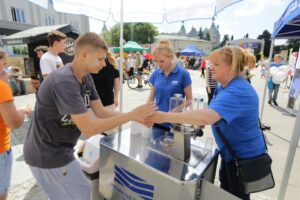 "Usłyszcie nas". Festyn na Placu Artystów (1 czerwca 2016 r.) / Wojciech Habdas / Radio Kielce